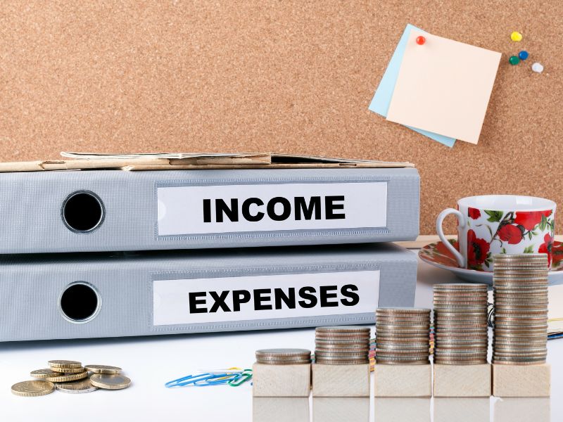 Income & Expences